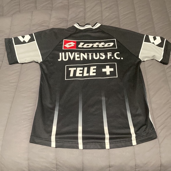 Juventus training kit - Picture 2 of 4